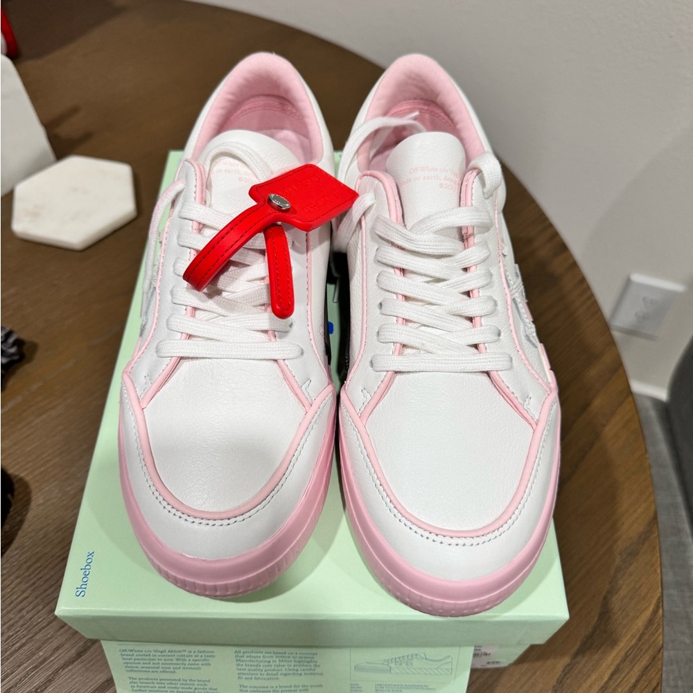 Off-White Vulcanized Bicolor Low-Top Sneakers Pink/White